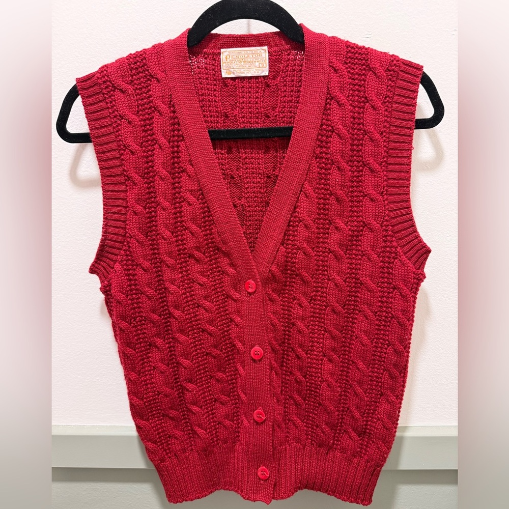Vintage Pendleton 100% virgin wool Red Cable Knit Vest